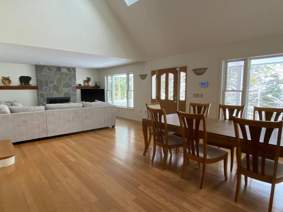 Beautiful Spacious Home W/ Game Room. Gilford Luaran gambar