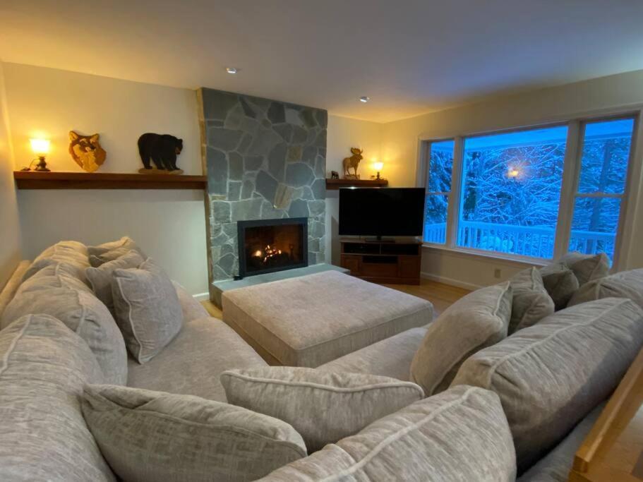 Beautiful Spacious Home W/ Game Room. Gilford Luaran gambar